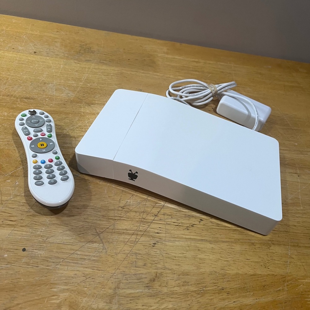 TiVo Bolt 1000 GB 4K DVR Media Player White TCD849000 with Remote & Power Cord